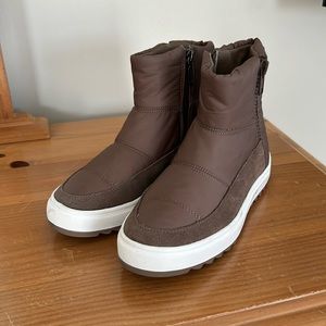 Blondo Rain Booties waterproof Size 8